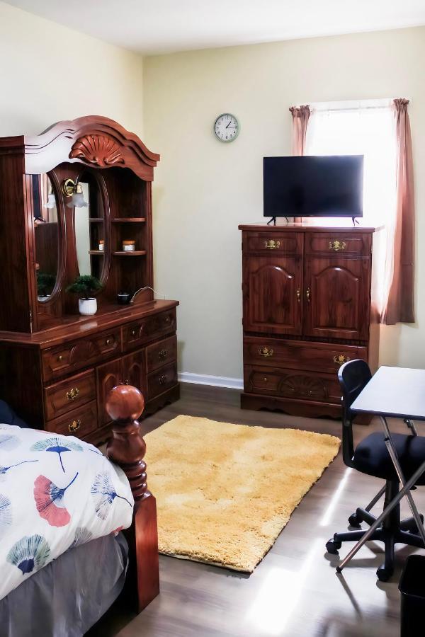 Cozy City Retreat Near Downtown Indianapolis- Private Bedroom Eksteriør billede