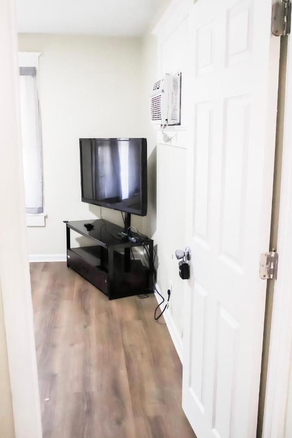 Cozy City Retreat Near Downtown Indianapolis- Private Bedroom Eksteriør billede