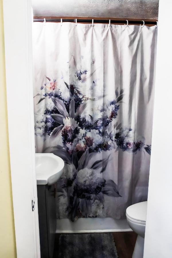 Cozy City Retreat Near Downtown Indianapolis- Private Bedroom Eksteriør billede