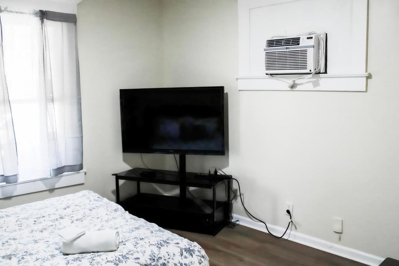 Cozy City Retreat Near Downtown Indianapolis- Private Bedroom Eksteriør billede